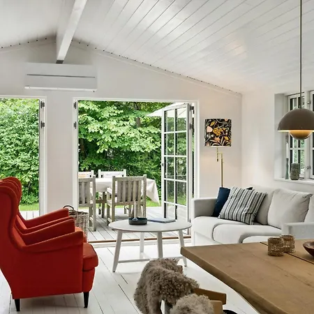 Classic With Light, Calm And Nature Ferienhaus Vejby